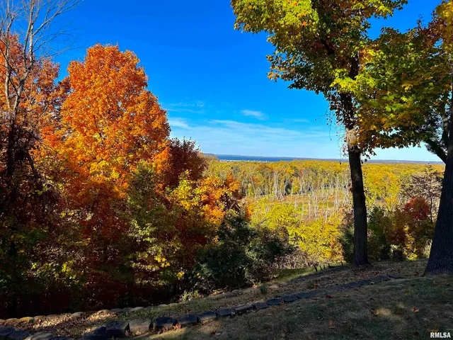 $649,900 | 7 Sharon Lane, Fulton, IL 61252