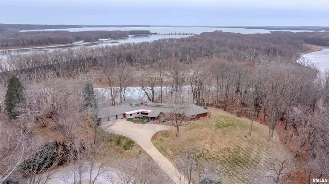 $649,900 | 7 Sharon Lane, Fulton, IL 61252