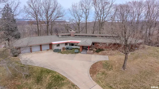 $649,900 | 7 Sharon Lane, Fulton, IL 61252