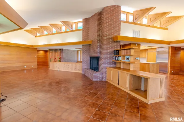 $649,900 | 7 Sharon Lane, Fulton, IL 61252