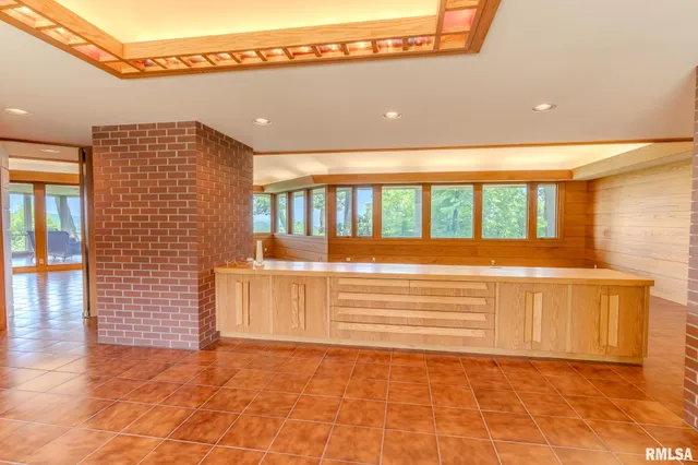 $649,900 | 7 Sharon Lane, Fulton, IL 61252