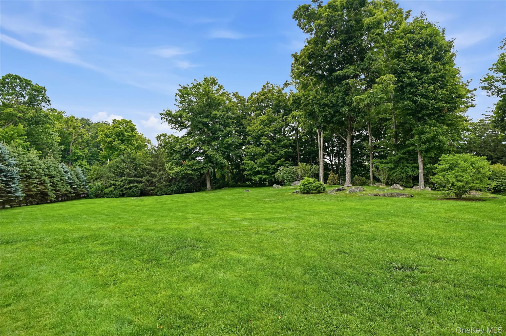 79 Cross River Road Pound Ridge, NY 10576 - Photo 29 of 34 Expansive lawn