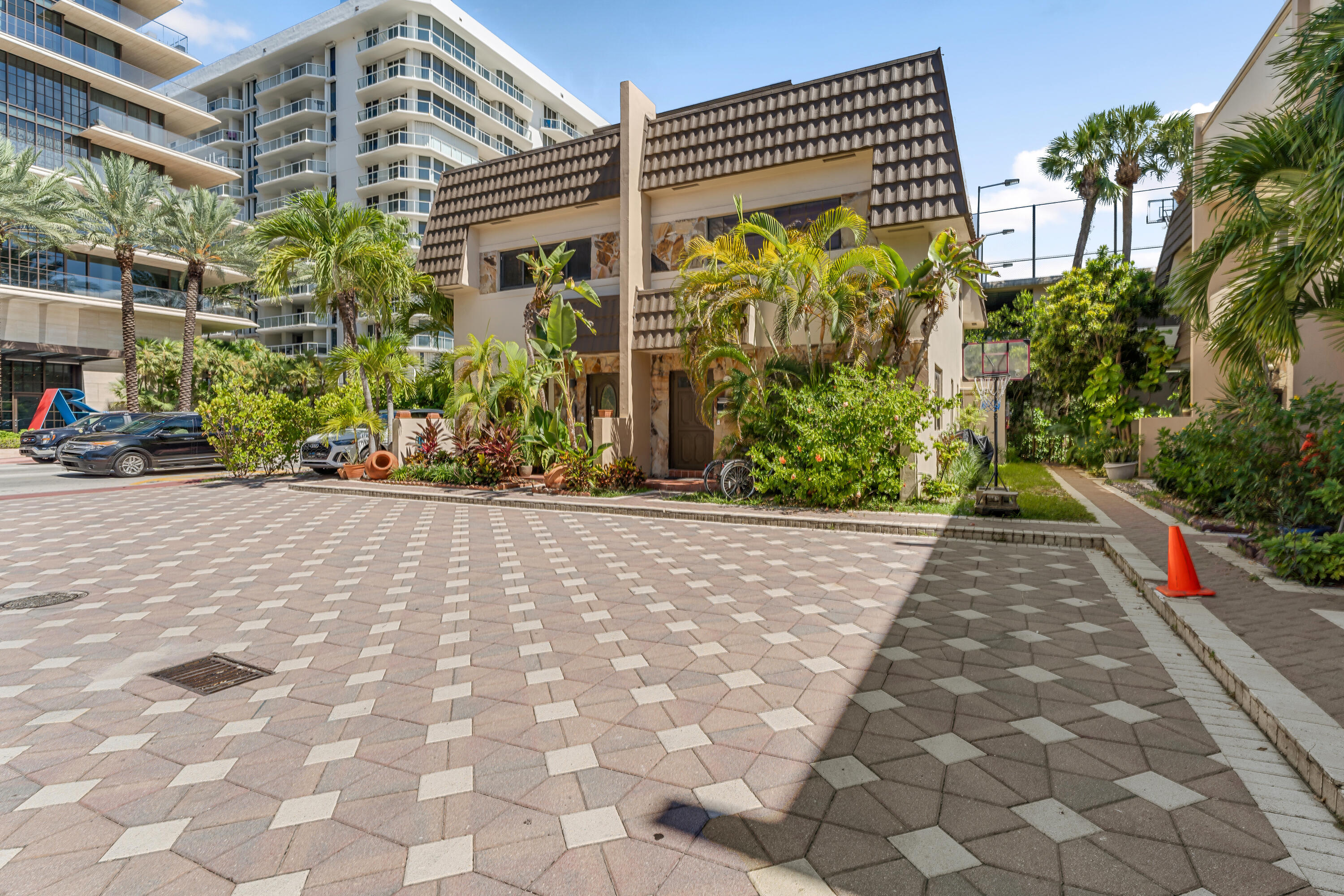 8956 Collins Avenue, Unit 4 Surfside, FL 33154 - Photo 7 of 34 dsc04619-dsc04623