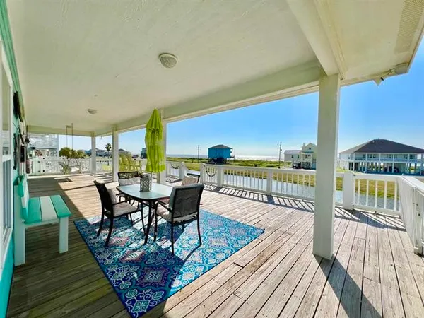 $535,000 | 3174 Sea Castle Drive, Crystal Beach, TX 77650