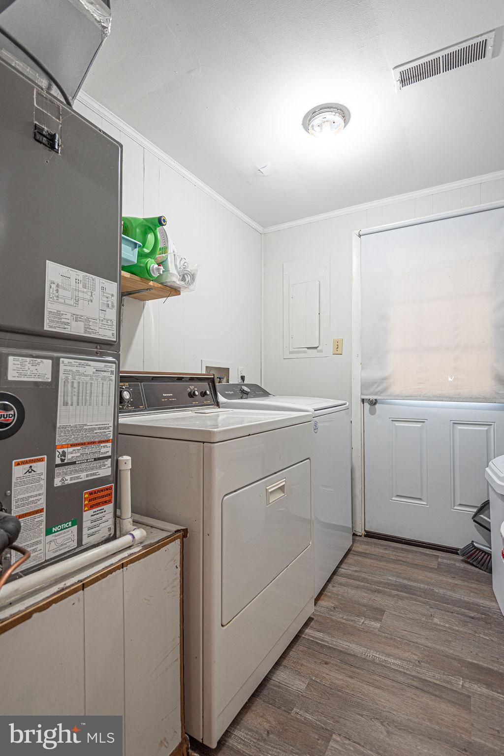 757 Ocean Parkway Ocean Pines, MD 21811 - Photo 9 of 29 a room with a washer and dryer