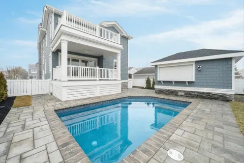 $4,799,000 | 225 85th Street, Stone Harbor, NJ 08247