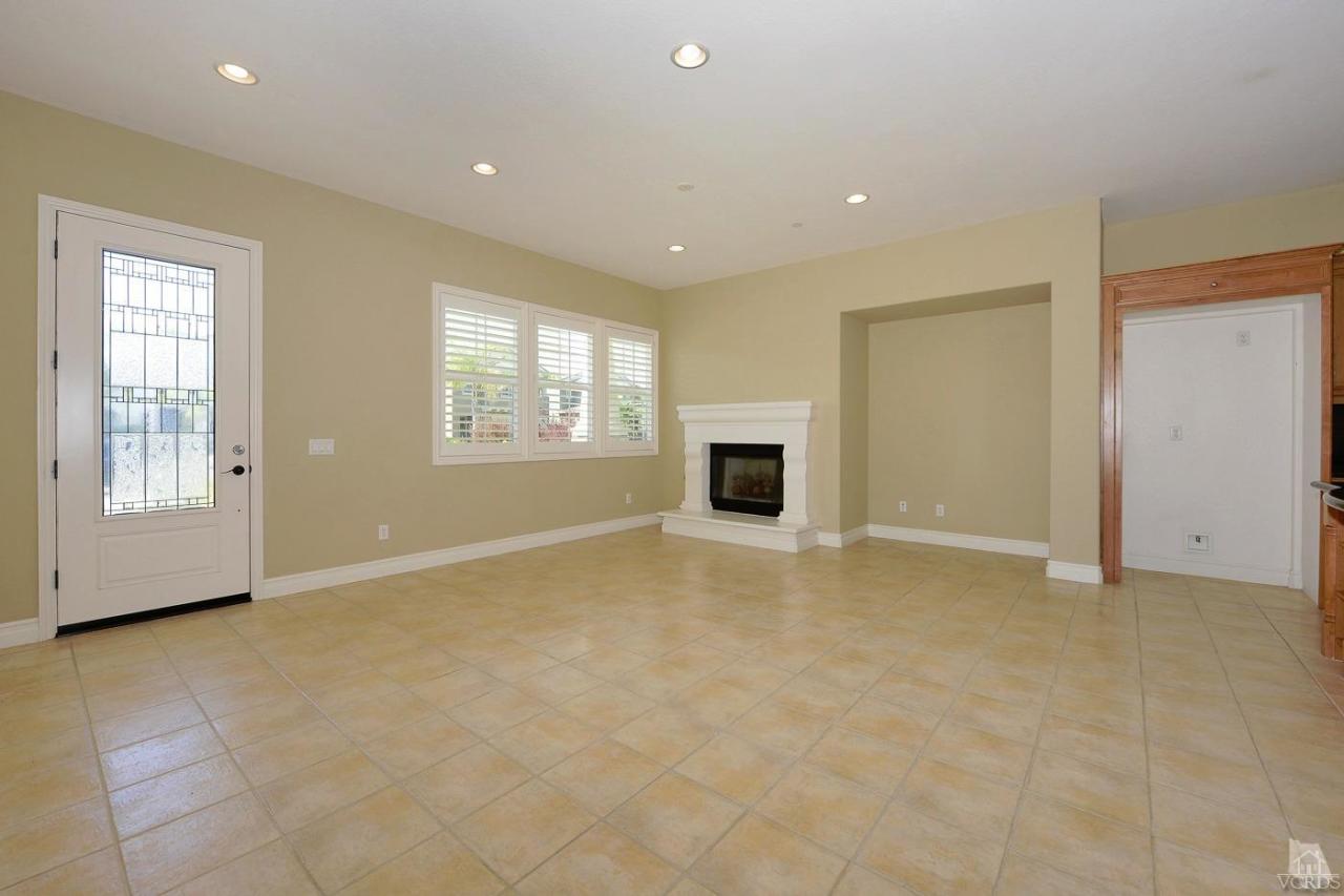 4033 Caribbean Street Oxnard, CA 93035 - Photo 5 of 33 Additional Photo