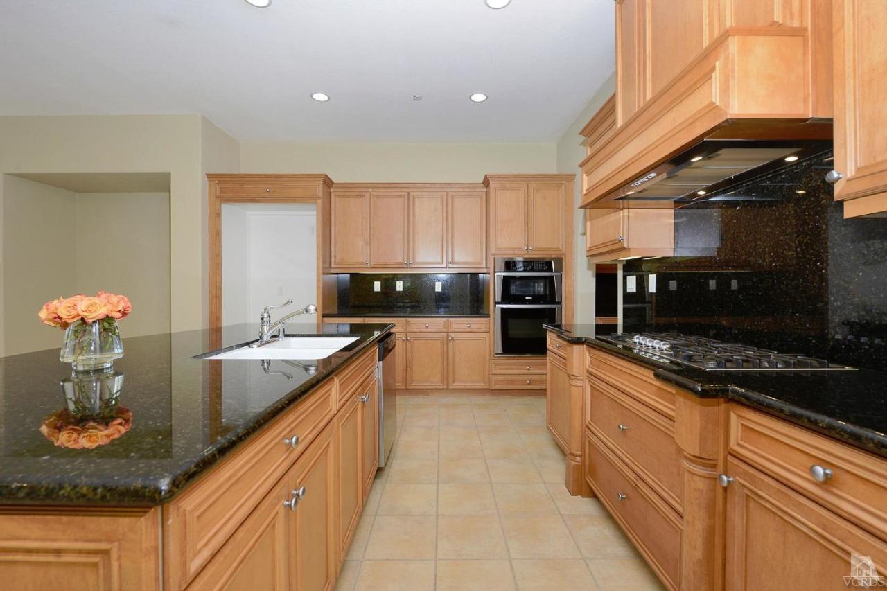 4033 Caribbean Street Oxnard, CA 93035 - Photo 9 of 33 Additional Photo