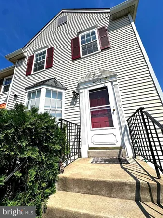 $2,800 | 4002 Summer Hollow Court, Unit 155A, Chantilly, VA 20151