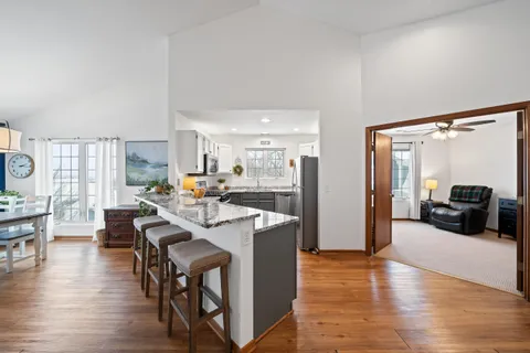 $349,000 | 1085 Lakeland Drive, Unit 923, Geneva, WI 53147