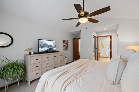 $349,000 | 1085 Lakeland Drive, Unit 923, Geneva, WI 53147