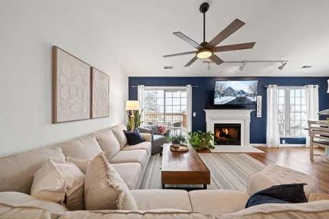 $349,000 | 1085 Lakeland Drive, Unit 923, Geneva, WI 53147