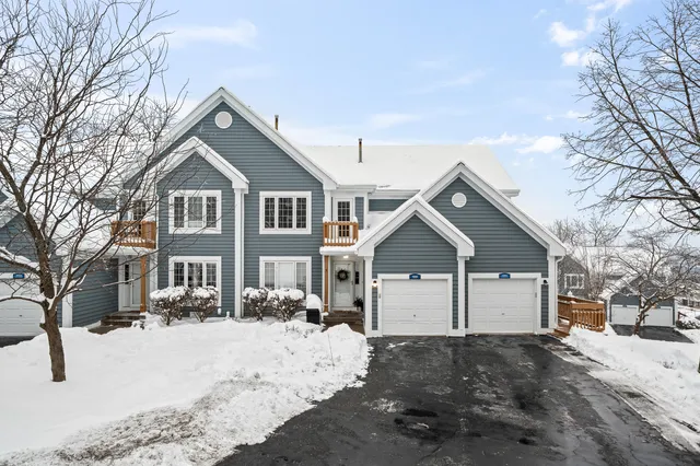 $349,000 | 1085 Lakeland Drive, Unit 923, Geneva, WI 53147