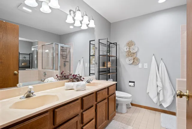 $349,000 | 1085 Lakeland Drive, Unit 923, Geneva, WI 53147