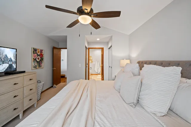 $349,000 | 1085 Lakeland Drive, Unit 923, Geneva, WI 53147