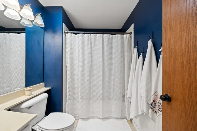 $349,000 | 1085 Lakeland Drive, Unit 923, Geneva, WI 53147