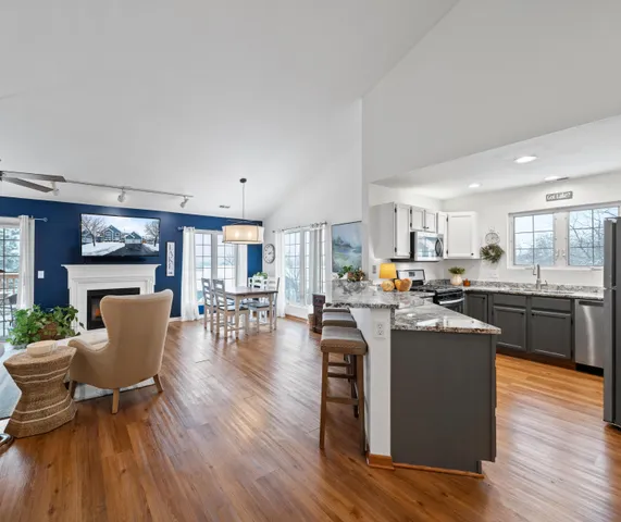 $349,000 | 1085 Lakeland Drive, Unit 923, Geneva, WI 53147