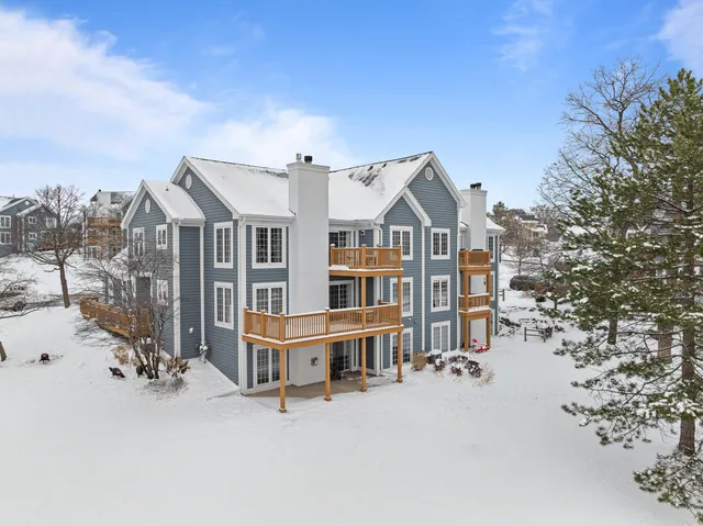 $349,000 | 1085 Lakeland Drive, Unit 923, Geneva, WI 53147