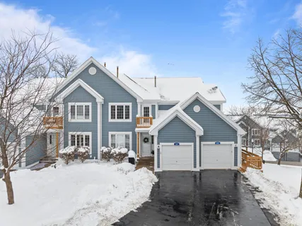 $349,000 | 1085 Lakeland Drive, Unit 923, Geneva, WI 53147