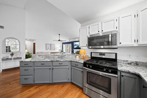 $349,000 | 1085 Lakeland Drive, Unit 923, Geneva, WI 53147