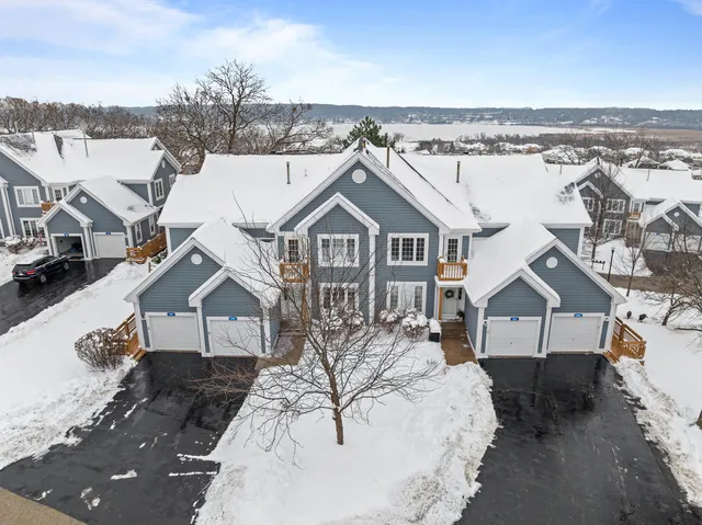 $349,000 | 1085 Lakeland Drive, Unit 923, Geneva, WI 53147