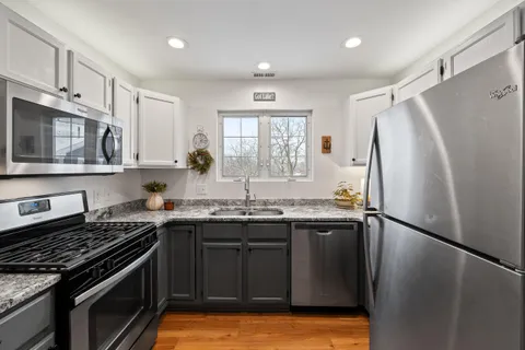 $349,000 | 1085 Lakeland Drive, Unit 923, Geneva, WI 53147