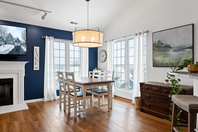 $349,000 | 1085 Lakeland Drive, Unit 923, Geneva, WI 53147