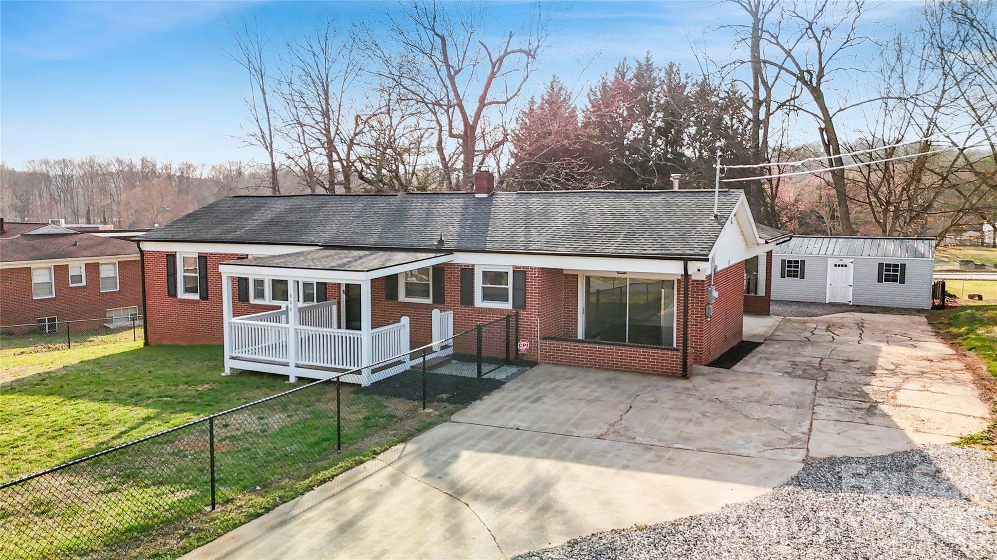 606 Park Avenue Morganton, NC 28655 - Photo 1 of 37