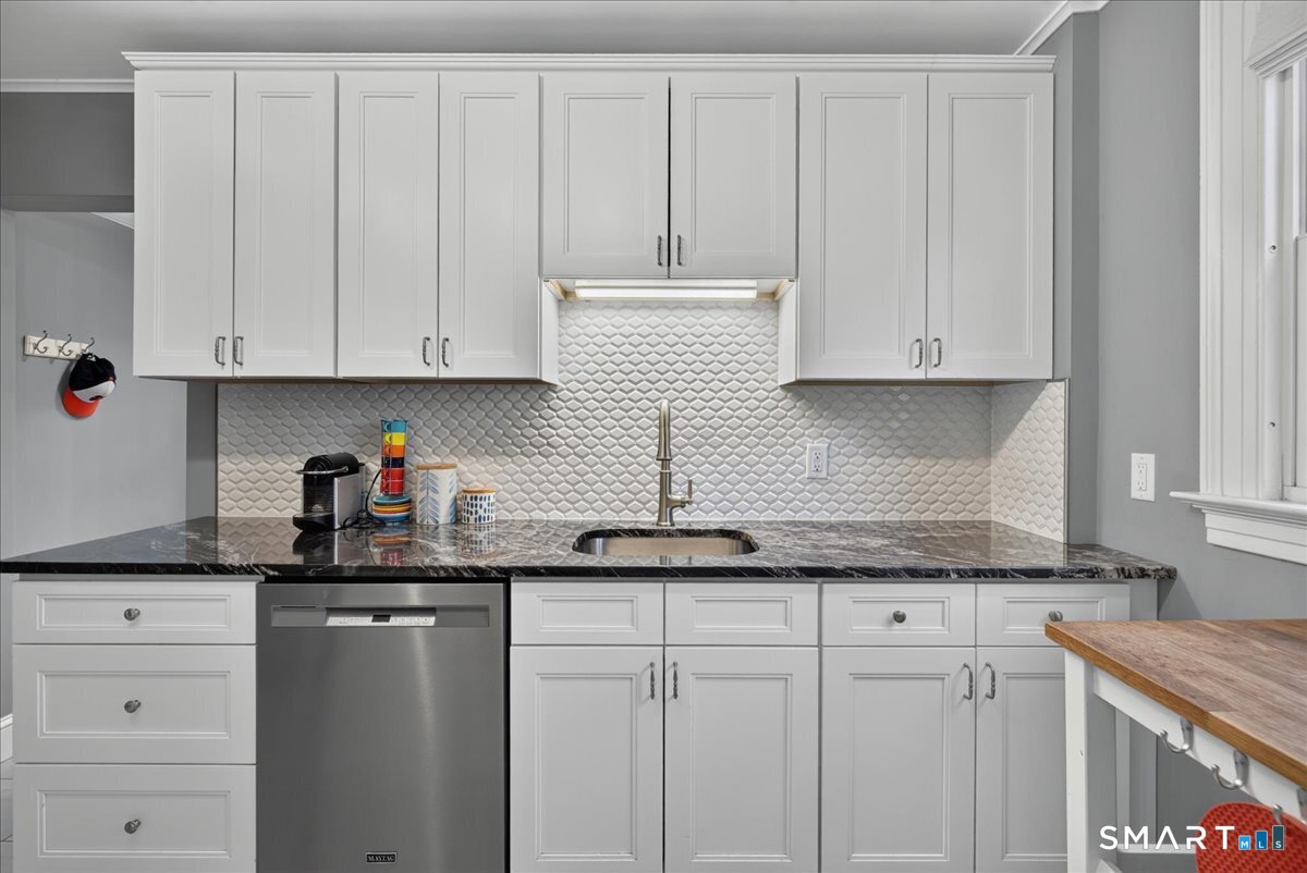 24 Ingram Street Hamden, CT 06517 - Photo 13 of 40