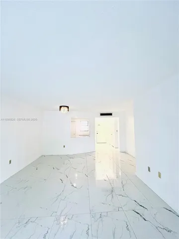 $160,000 | 1710 Northeast 191st Street, Unit 3073, Miami, FL 33179