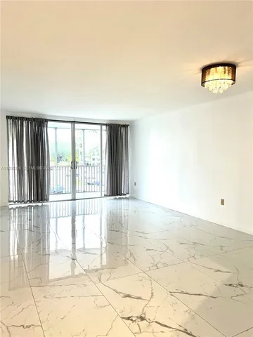 $160,000 | 1710 Northeast 191st Street, Unit 3073, Miami, FL 33179