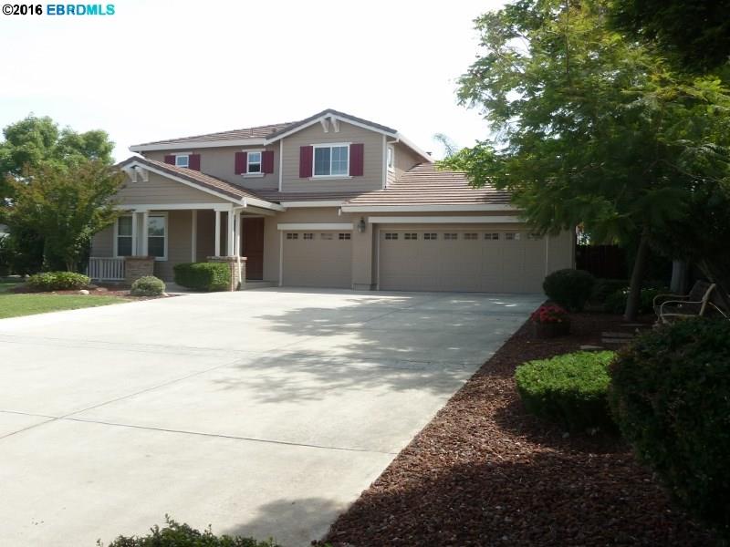 Extra Long Expansive Driveway with 3 Car Garage!