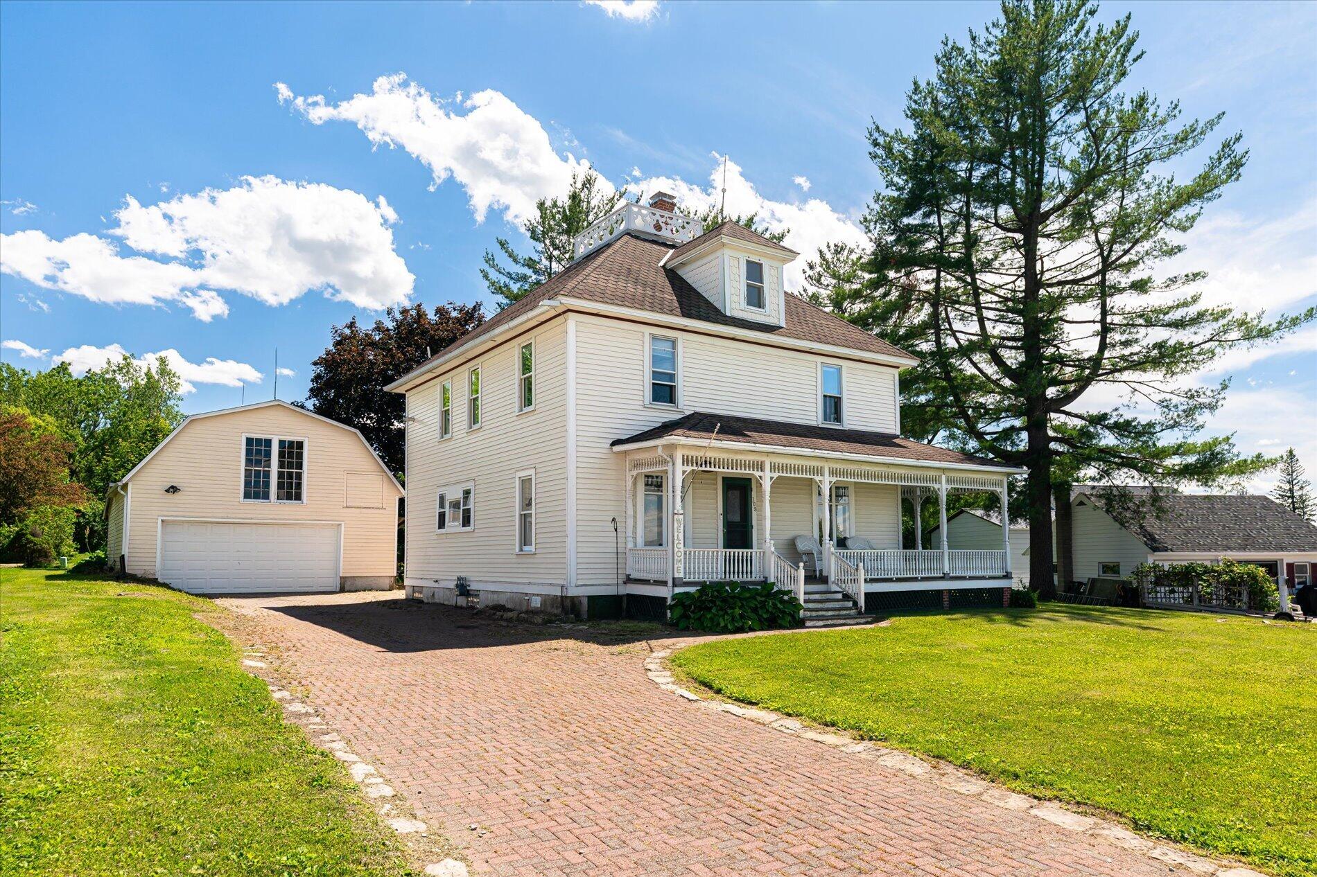 103 Coon Prairie Ave - Westby, WI