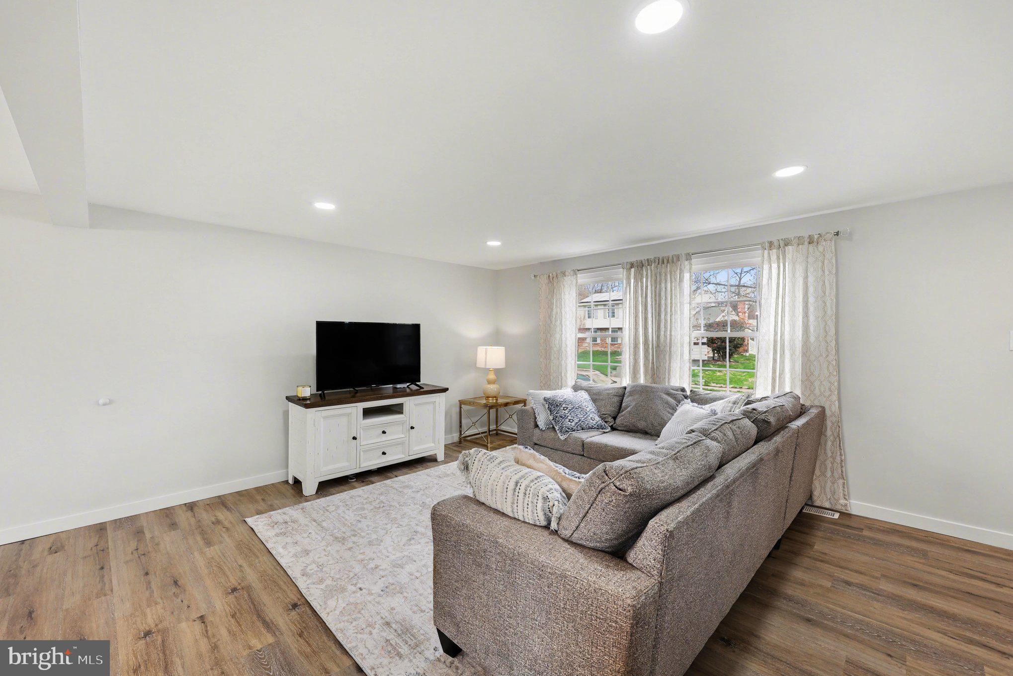 9205 Friar Road Fort Washington, MD 20744 - Photo 5 of 29