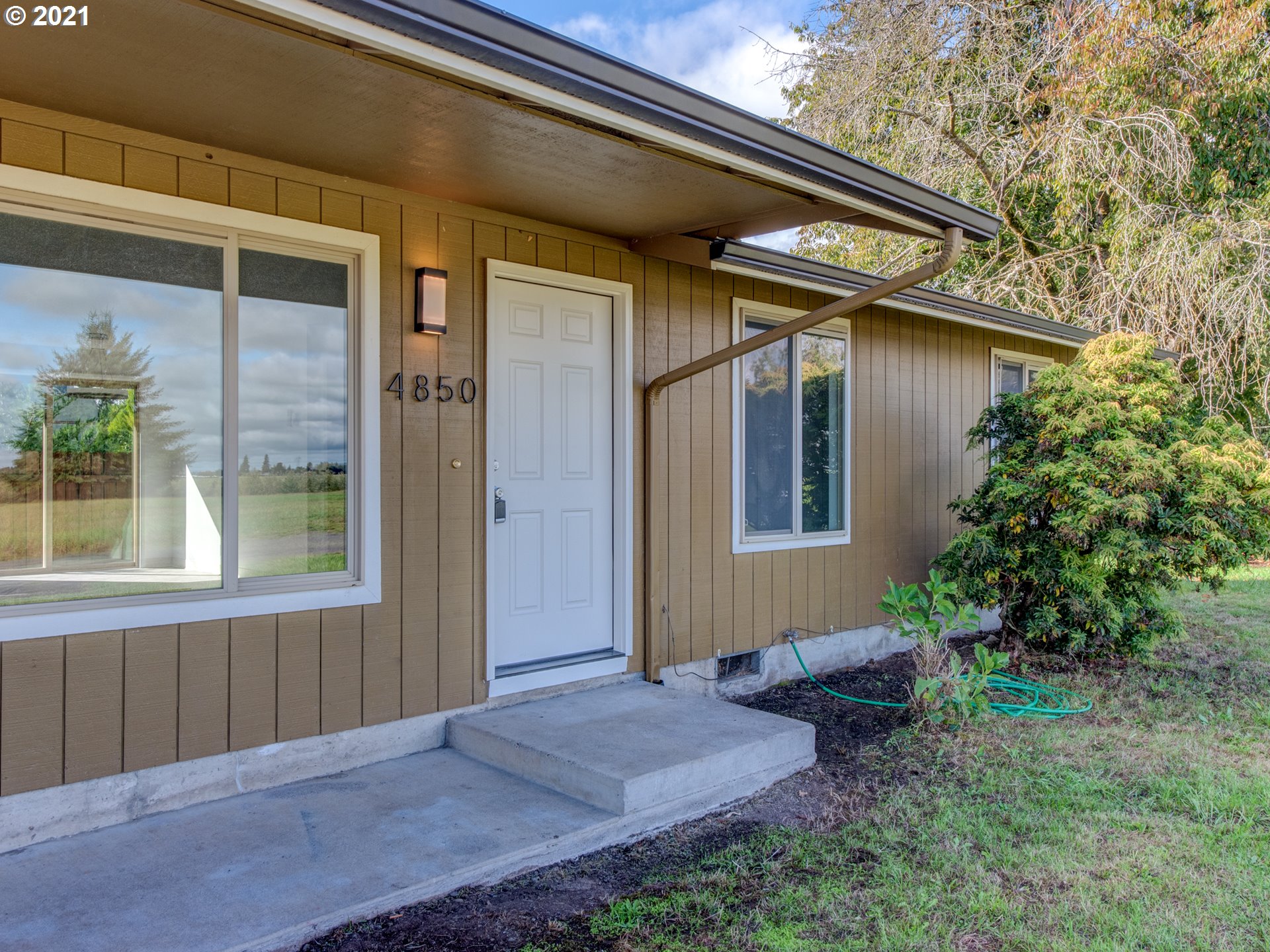 4850 Jessen Drive Eugene, OR 97402 - Photo 4 of 22