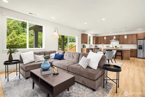 $1,199,800 | 10675 Southeast 170th Place, Renton, WA 98055
