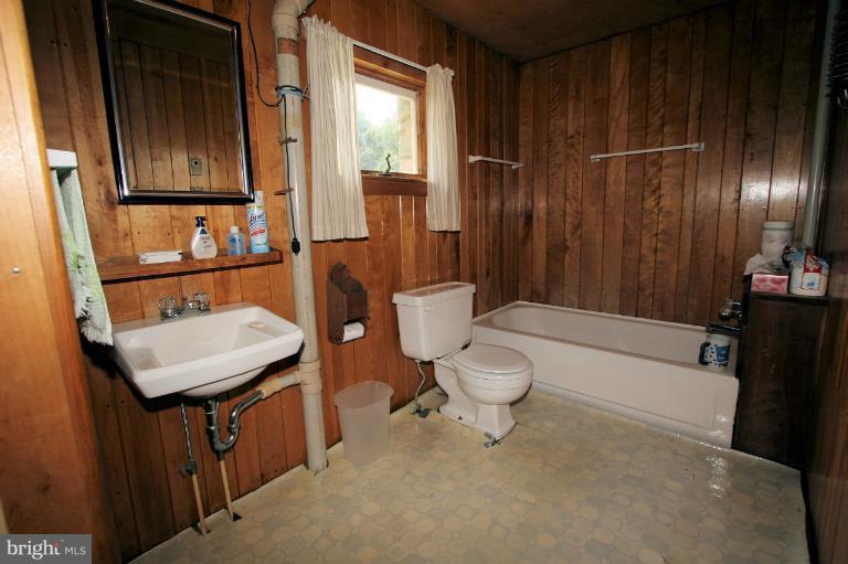 13413 Ritchie Road Cascade, MD 21719 - Photo 7 of 25 Bath