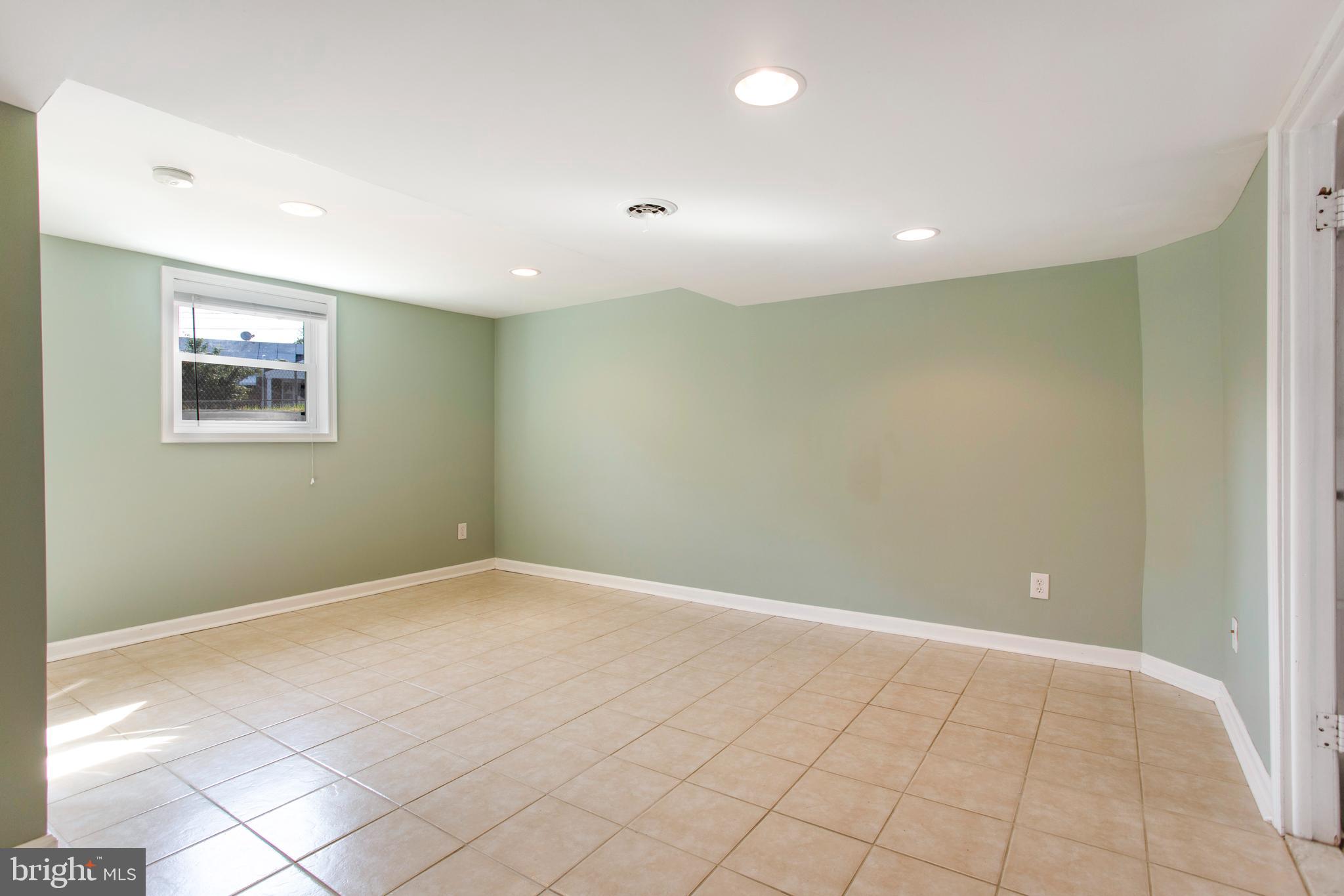 9706 Armistead Road Silver Spring, MD 20903 - Photo 39 of 55 Gallery Image 39