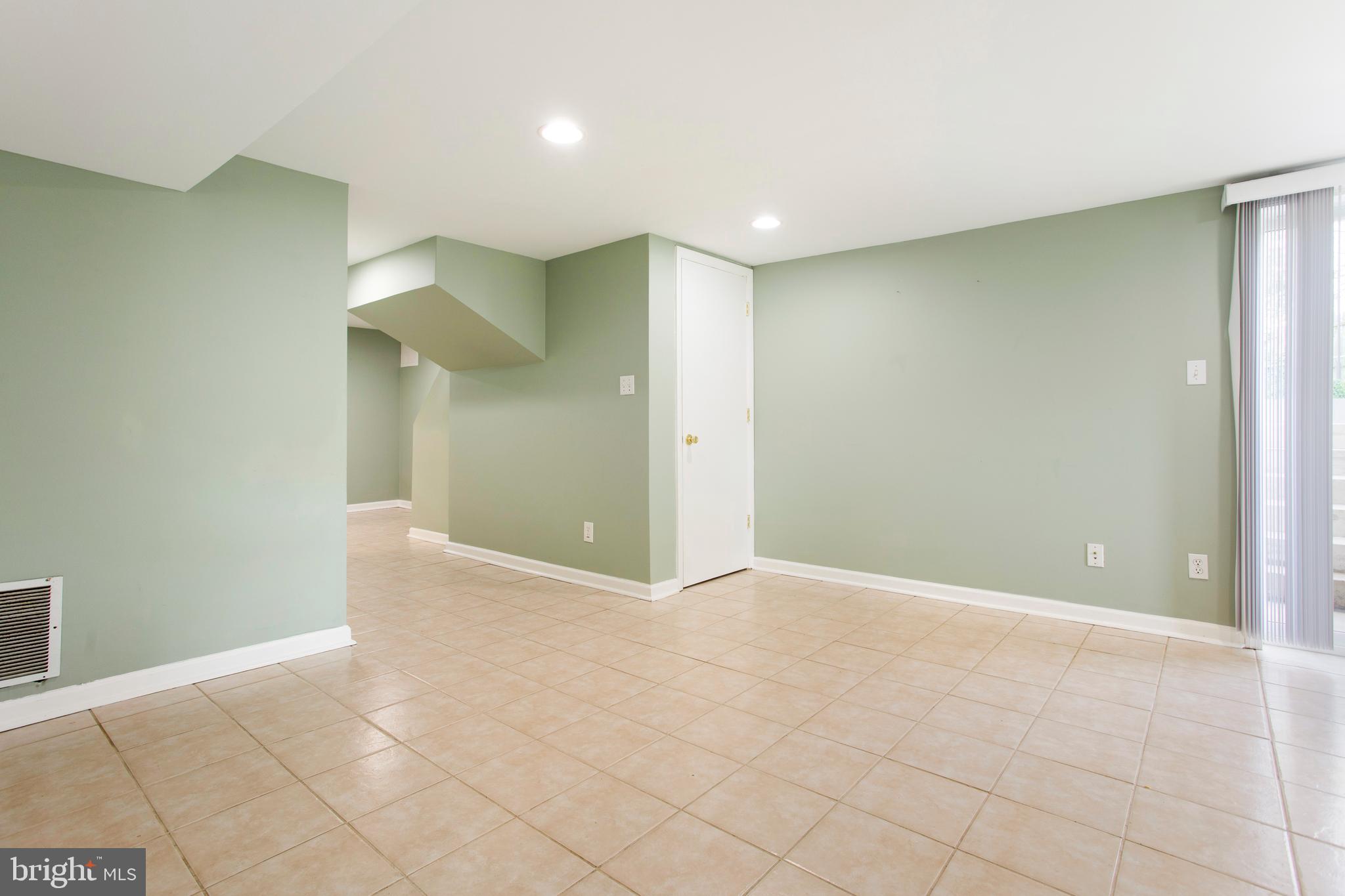9706 Armistead Road Silver Spring, MD 20903 - Photo 54 of 55 Gallery Image 54
