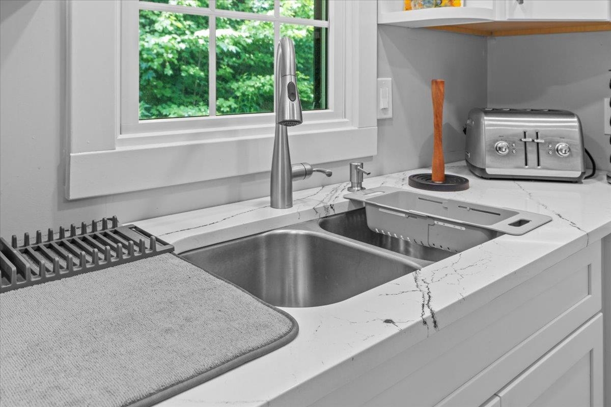 2878 Waterbury Road Stowe, VT 05672 - Photo 17 of 43