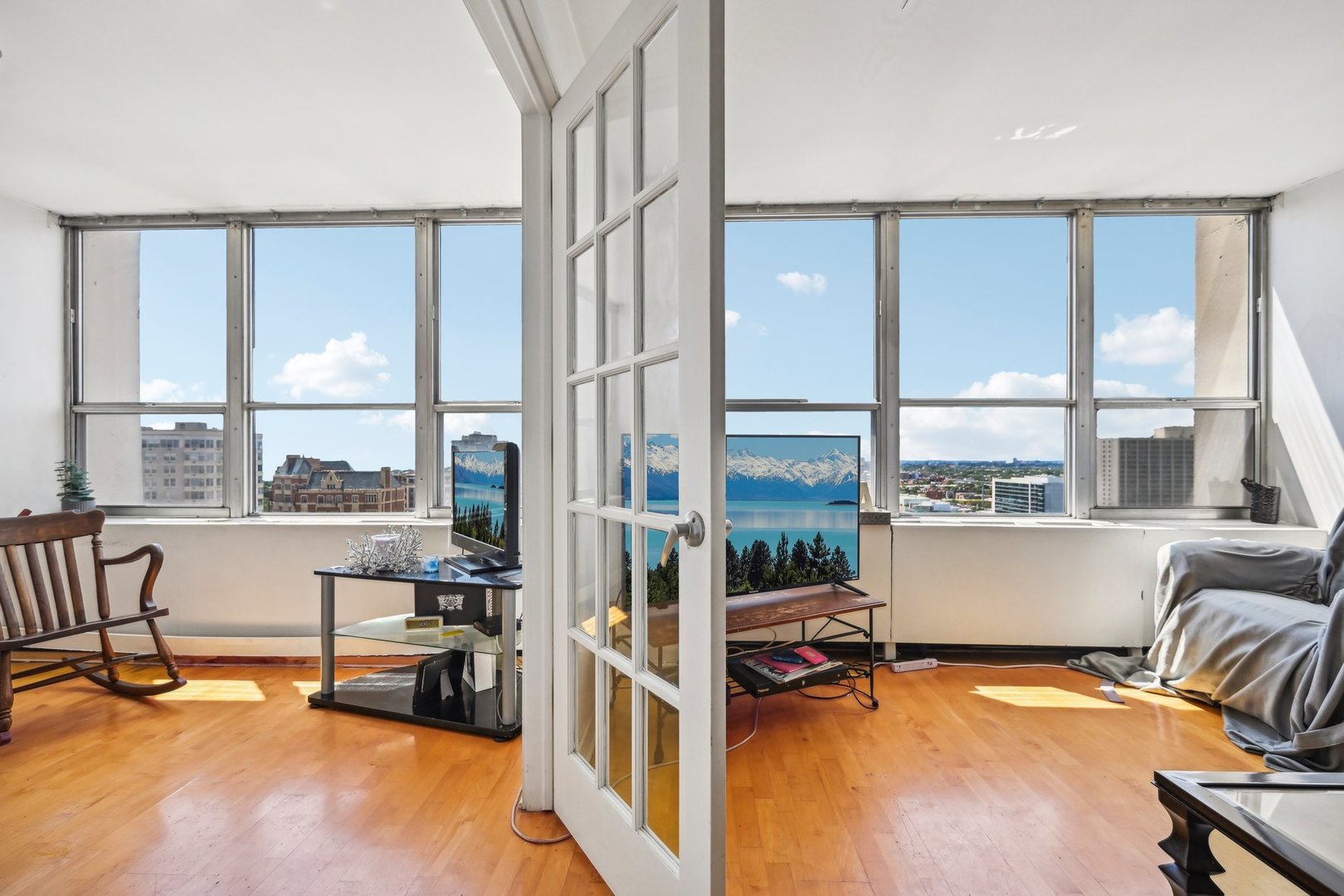 655 West Irving Park Road, Unit 2307 Chicago, IL 60613 - Photo 10 of 28 Gallery Image 10
