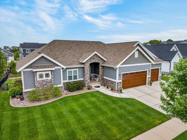 $899,900 | 2610 Genevieve Way, Waunakee, WI 53597