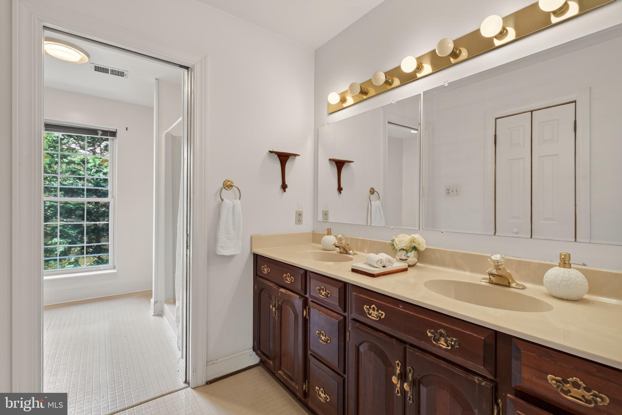 4524 25th Road North Arlington, VA 22207 - Photo 38 of 66 Primary Bath
