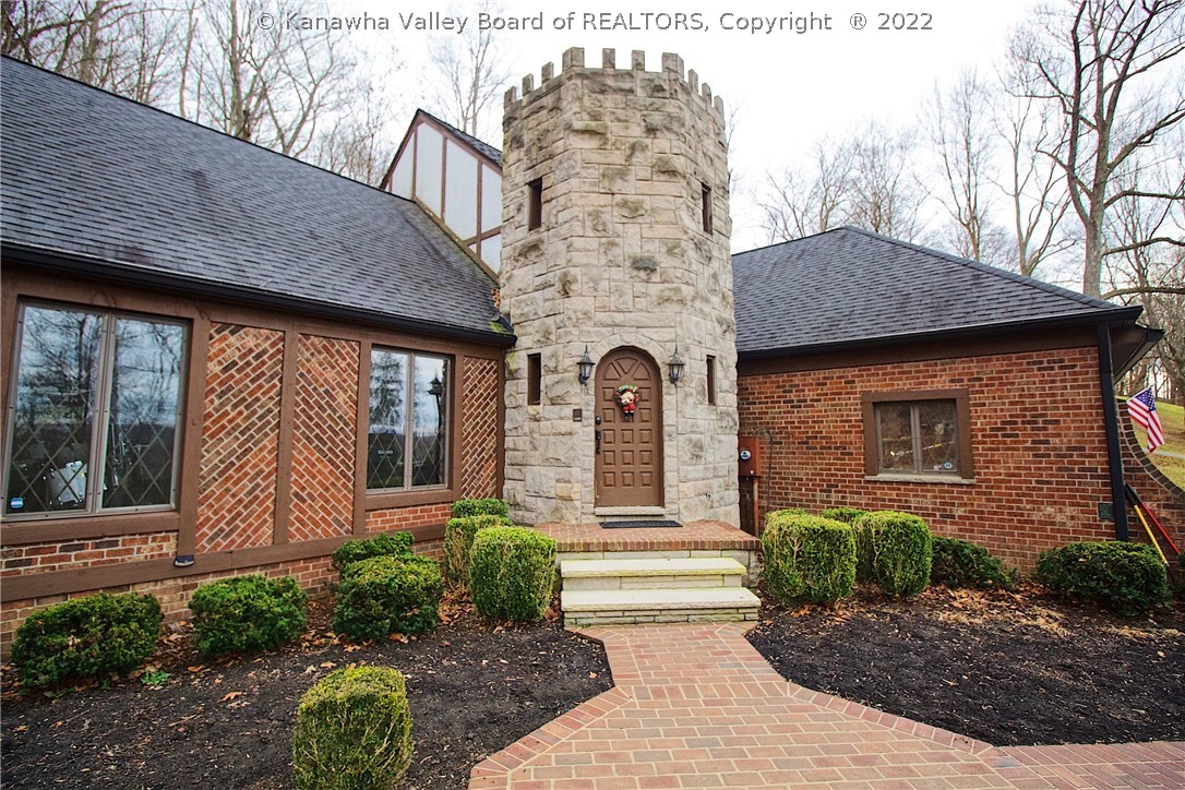 177 Riercliffe Rd Street Crystal Lake, IL 60014 - Photo 1 of 48 Gallery Image 1