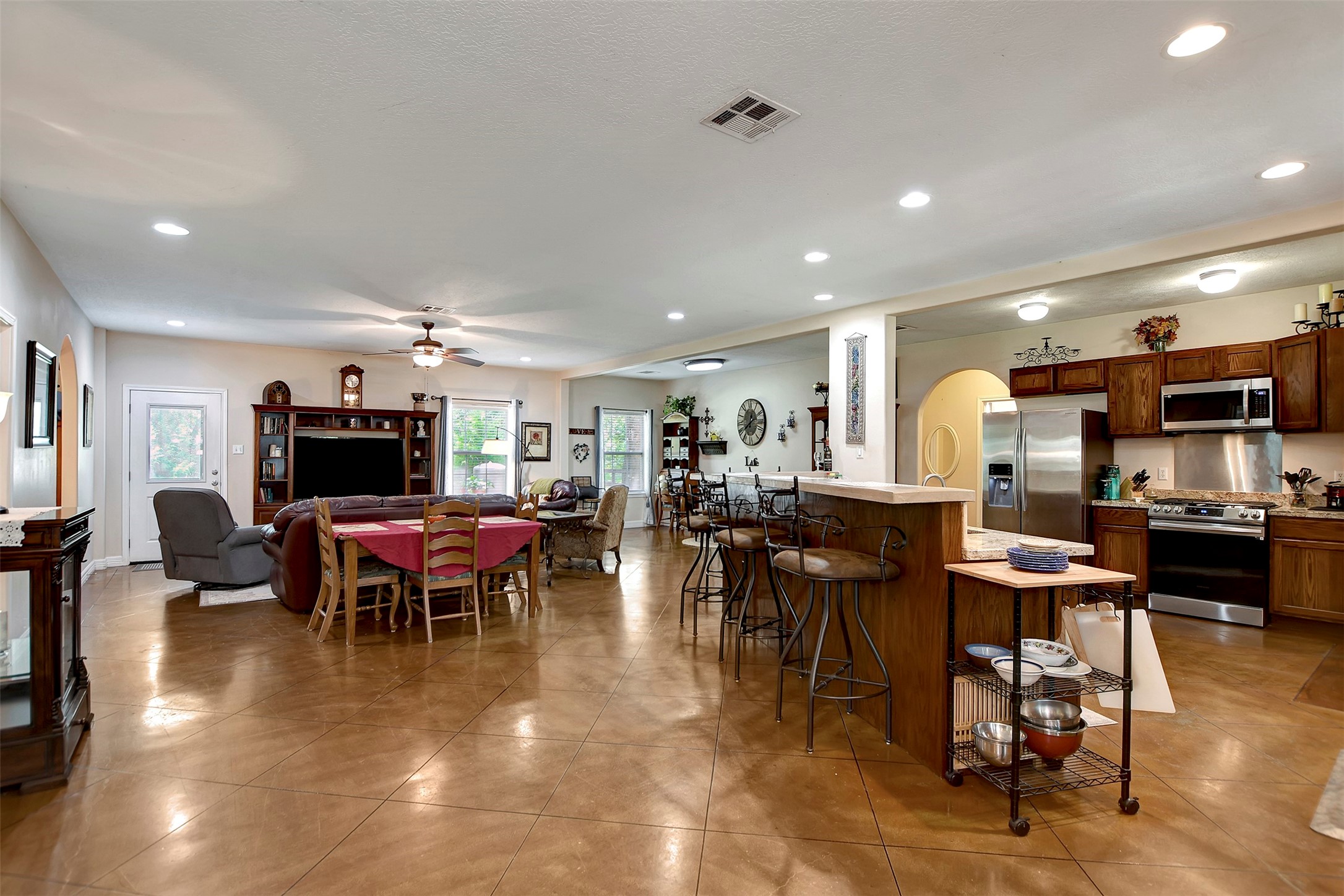28030 Highway 6 Hempstead, TX 77445 - Photo 10 of 50 a living room with lots of furniture and kitchen