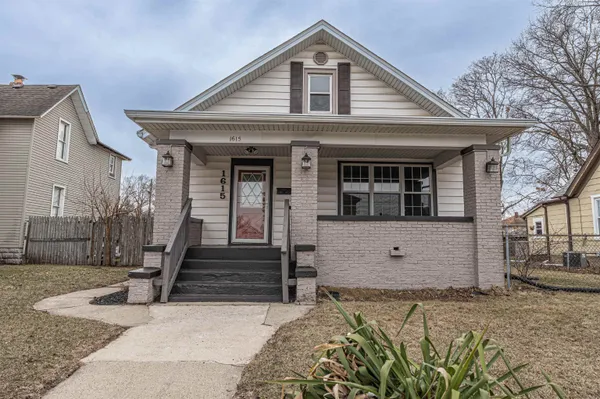 $149,000 | 1615 15th Avenue, Rockford, IL 61104