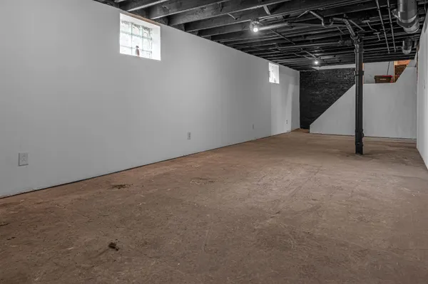 $149,000 | 1615 15th Avenue, Rockford, IL 61104