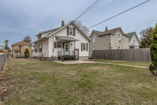 $149,000 | 1615 15th Avenue, Rockford, IL 61104