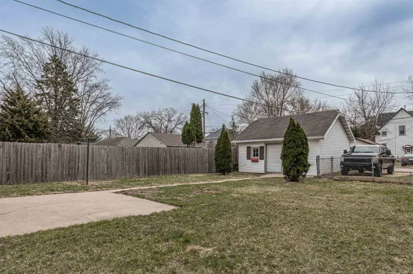 $149,000 | 1615 15th Avenue, Rockford, IL 61104