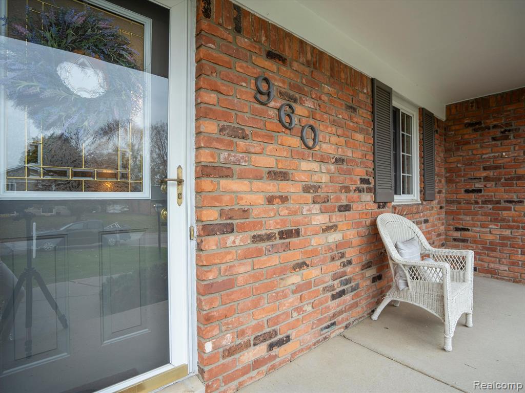 960 Dahlia Lane Rochester Hills, MI 48307 - Photo 6 of 35
